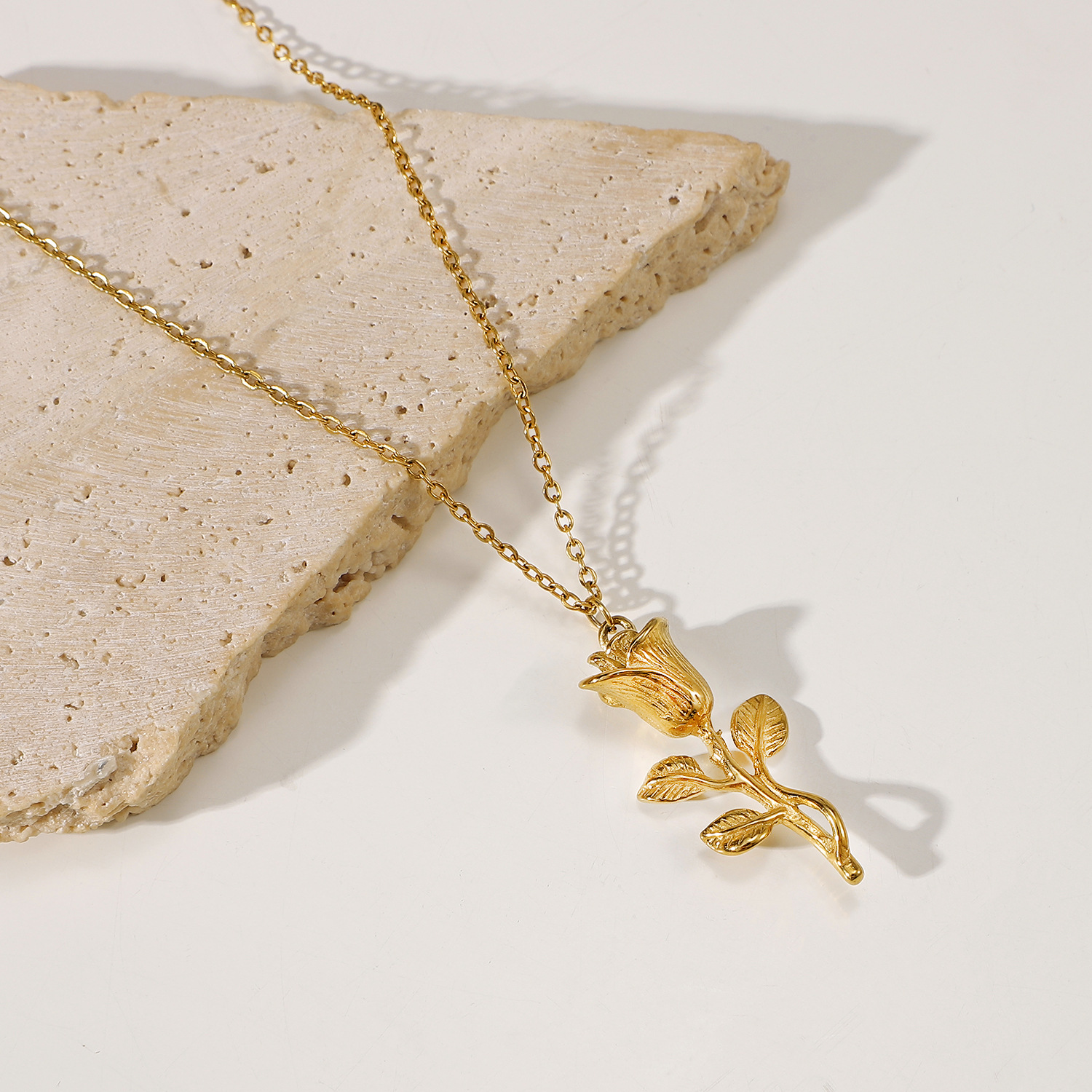 INS Style New Fashion 18K Gold-Plated Three-Dimensional Rose Pendant Necklace Jewelry Gift Womenu002