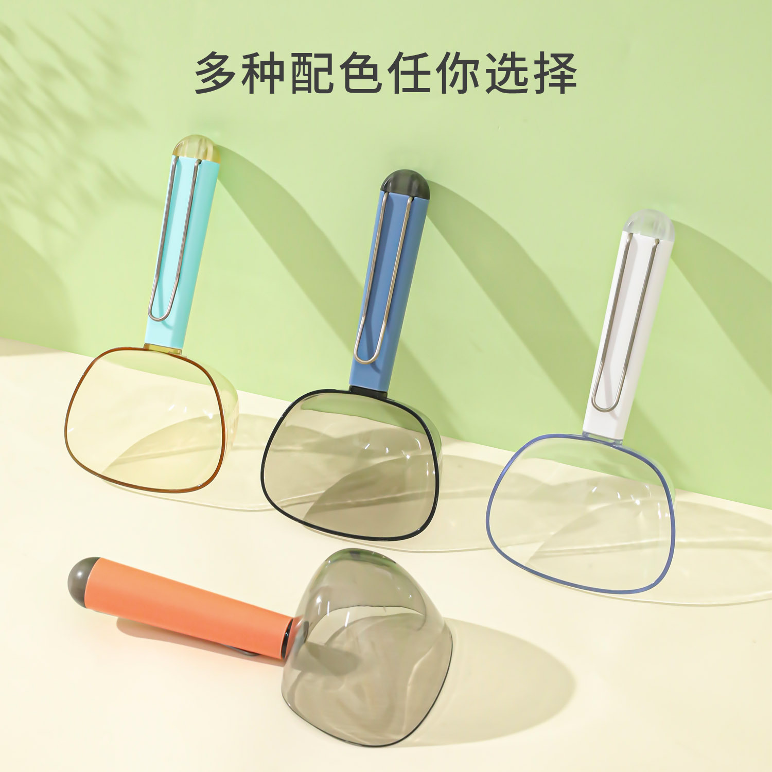 Cuchara de comida para mascotas translúcida multifuncional con mango de clip, cuchara de comida para perros, cuchara de comida para perros, cuchara general de comida para perros, venta al por mayor.