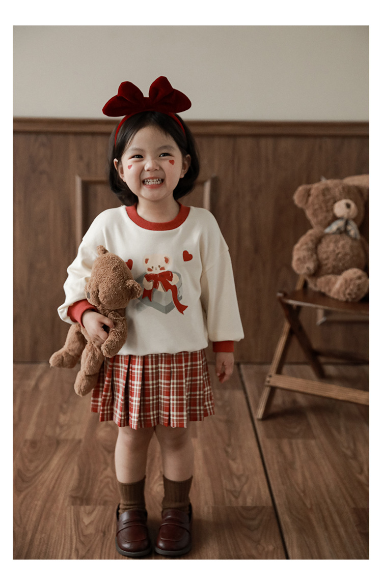 Qiu Duomeng Girls' Cartoon Little Bear Sweater Checkered Set 2024 New Spring and Autumn Children's Top Half Skirt_voghion.com