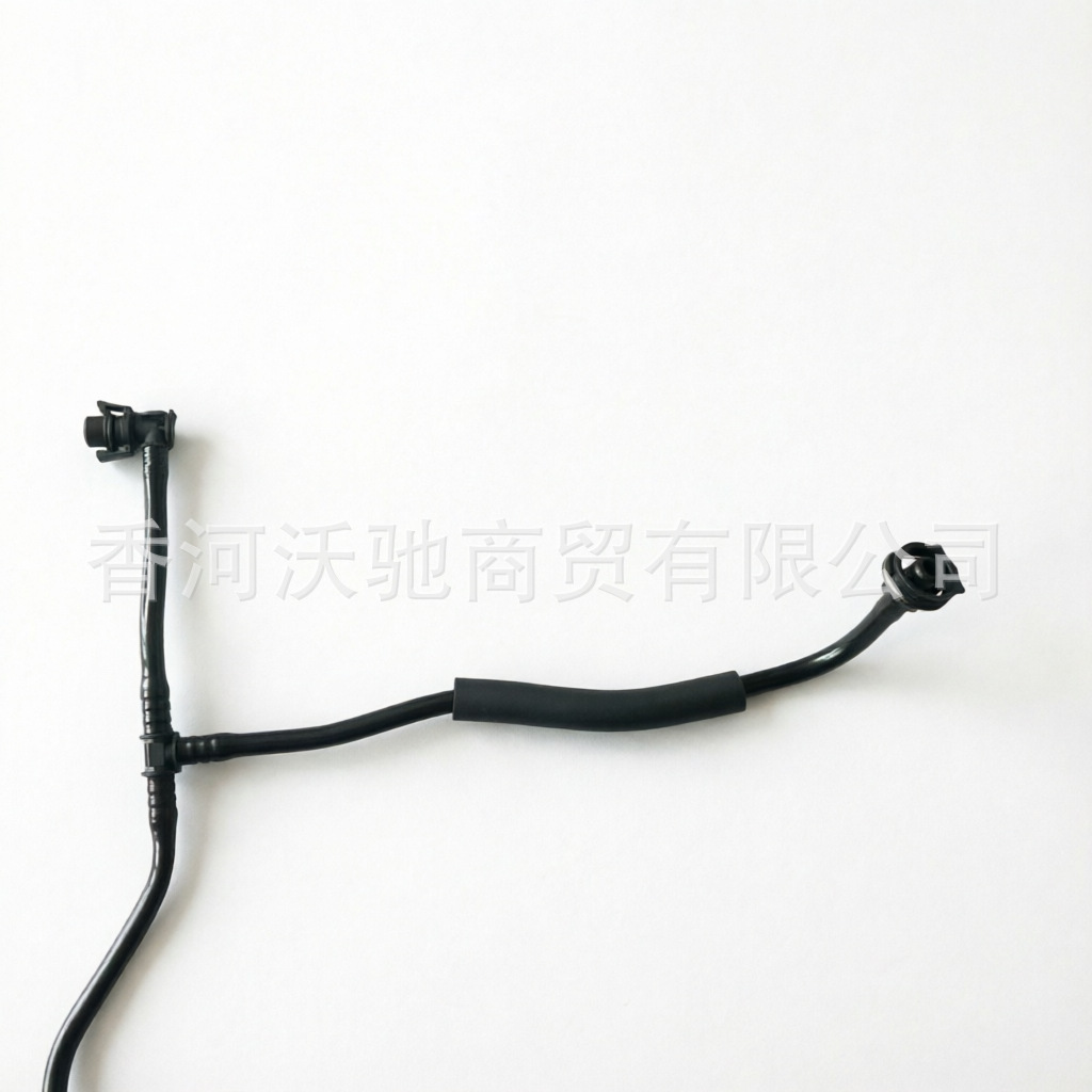 LR091813 T2H1438 is suitable for the Land Rover Range Rover Jaguar new XEXF water tank auxiliary water reservoir return pipe