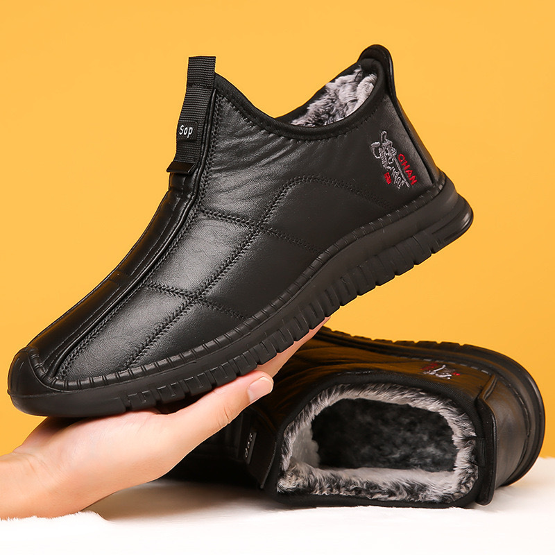 Men's large-size cotton shoes, winter indoor and outdoor casual shoes, suitable for middle-aged and elderly men, with fleece lining and thickened soles, slip-on style, and designed for snow conditions