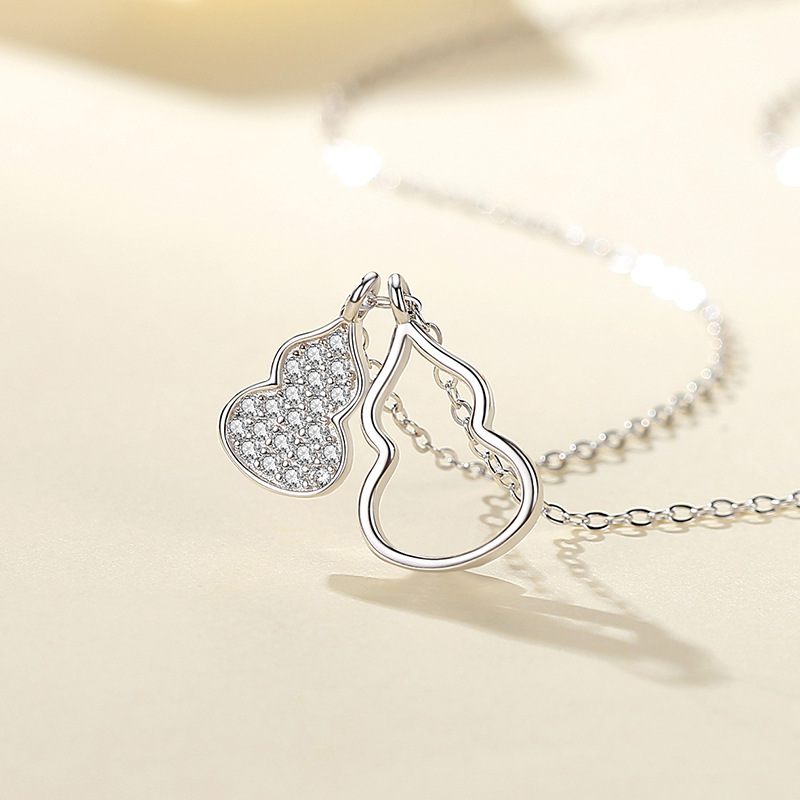 Cuerpo completo 925 plata esterlina calabaza simple nicho diseño femenino ins clavícula cadena fresca Internet celebridad temperamento joyería