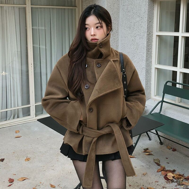 Korean Instagram Influencer Style Retro Elegant 2025 Autumn and Winter Lazy Stand-Collar Woolen Coat with Belt Short Coat Korean Instagram Influencer Style Retro Elegant 2025 Autumn and Winter Lazy Stand-Collar Woolen Coat with Belt Short Coat