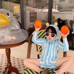 新しいストライプ柄の男の子用水着、ティーンエイジャー向け長袖日焼け止めワンピース水着、小学生・子供用水着