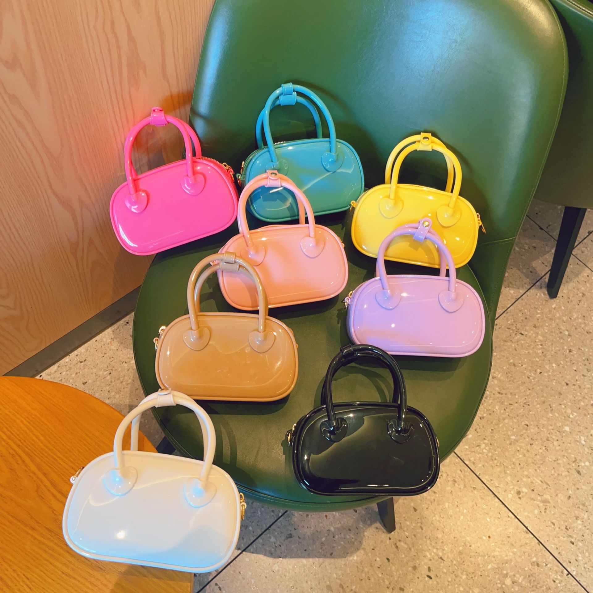 2025 New PVC jelly bag, summer candy color, single-shoulder crossbody mini bag, fashionable hand-held pillow women's bag details Picture