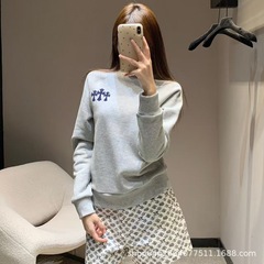 南油高品克罗伈25秋冬新款十字架植绒印花休闲百搭圆领长袖卫衣女