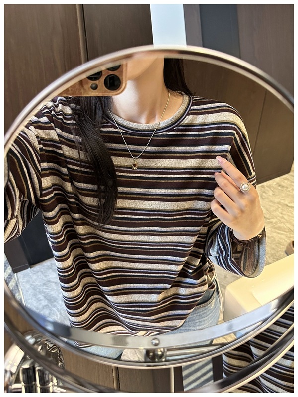 闭眼入~不挑身材！慵懒复古条纹长袖T恤女新款宽松圆领打底衫上衣|undefined