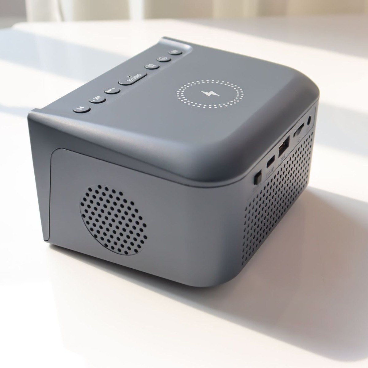 Carga inalámbrica Reloj de altavoz tres en uno Carga inalámbrica HF18W Audio multifunción Bluetooth Regalo de hotel para el hogar