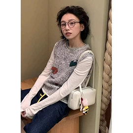 女式衬衫;女式T恤;半身裙