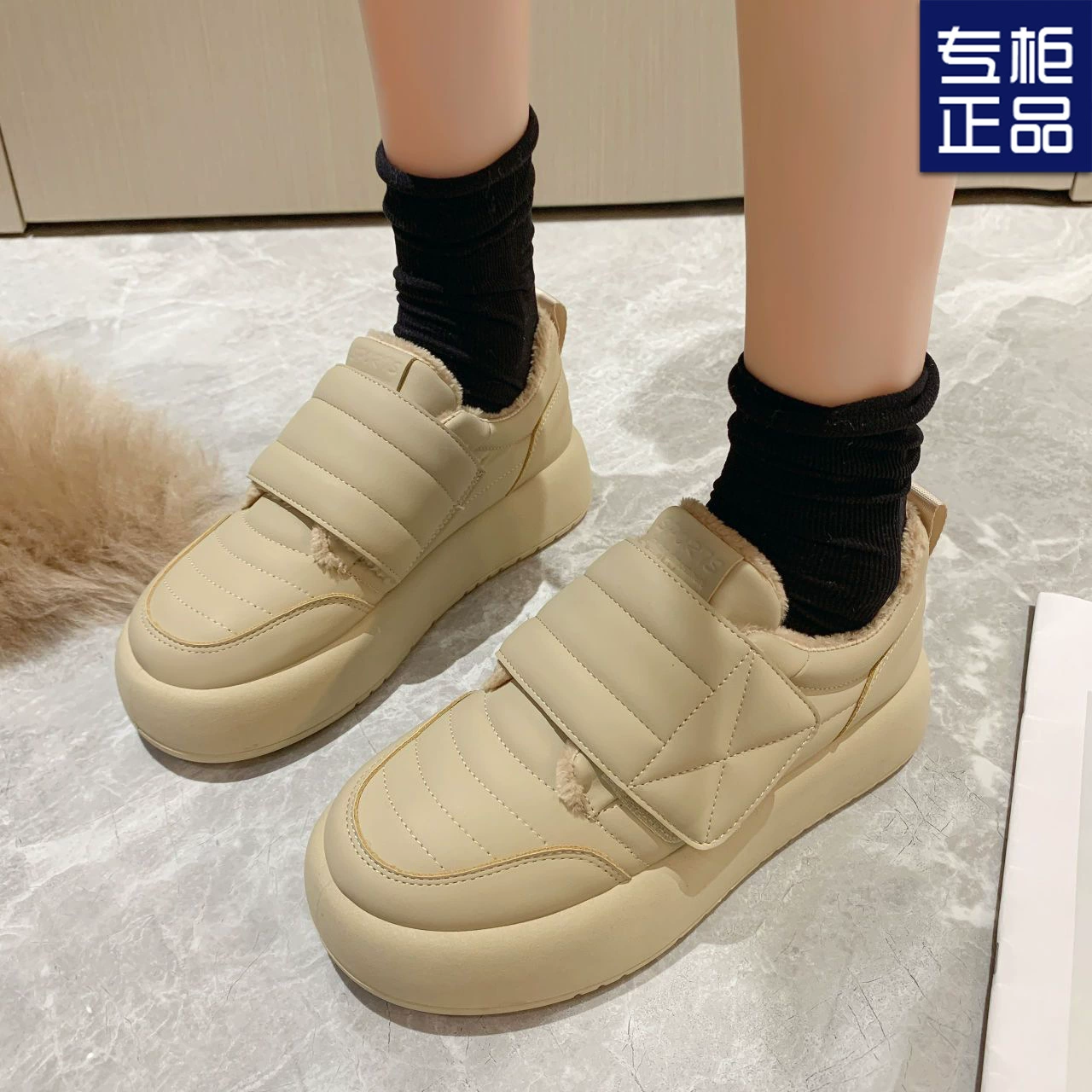 Женские зимние лоферы на плюшевой подкладке, новый стиль 2024 года, мокасины без шнуровки на плоской подошве на липучке, низкие зимние ботинки.