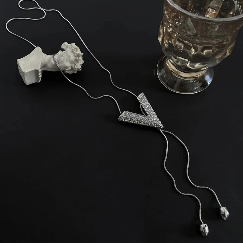 Nicho moda todo partido ajustable plata grande V collar de las mujeres celebridad en línea mismo estilo exquisito de alto grado clavícula suéter cadena