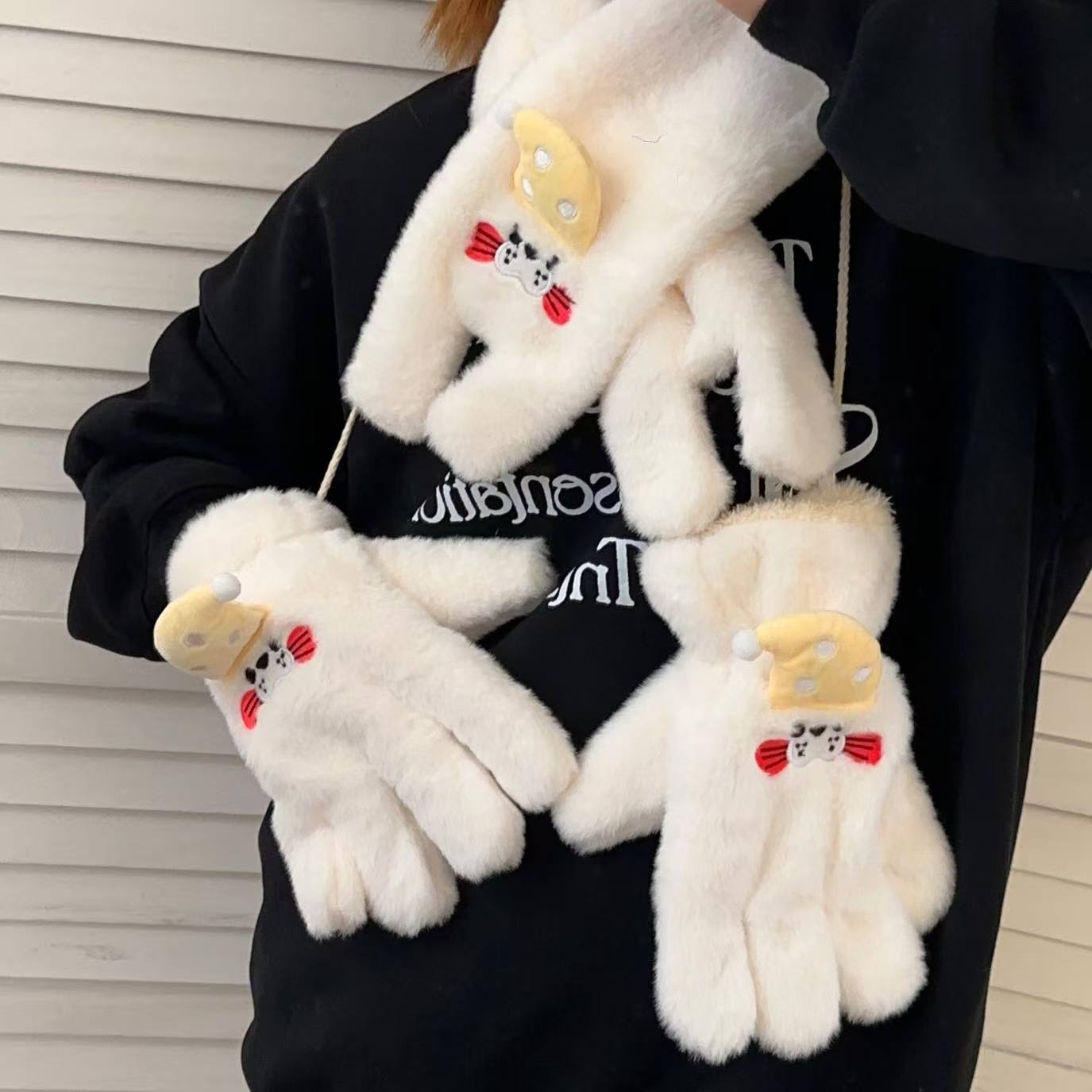 Korean-style Cute Seal For Students, Winter Fleece-lined Thickened Neck Warmer, Cold-proof Cycling Neck-hanging Warm Gloves_voghion.com
