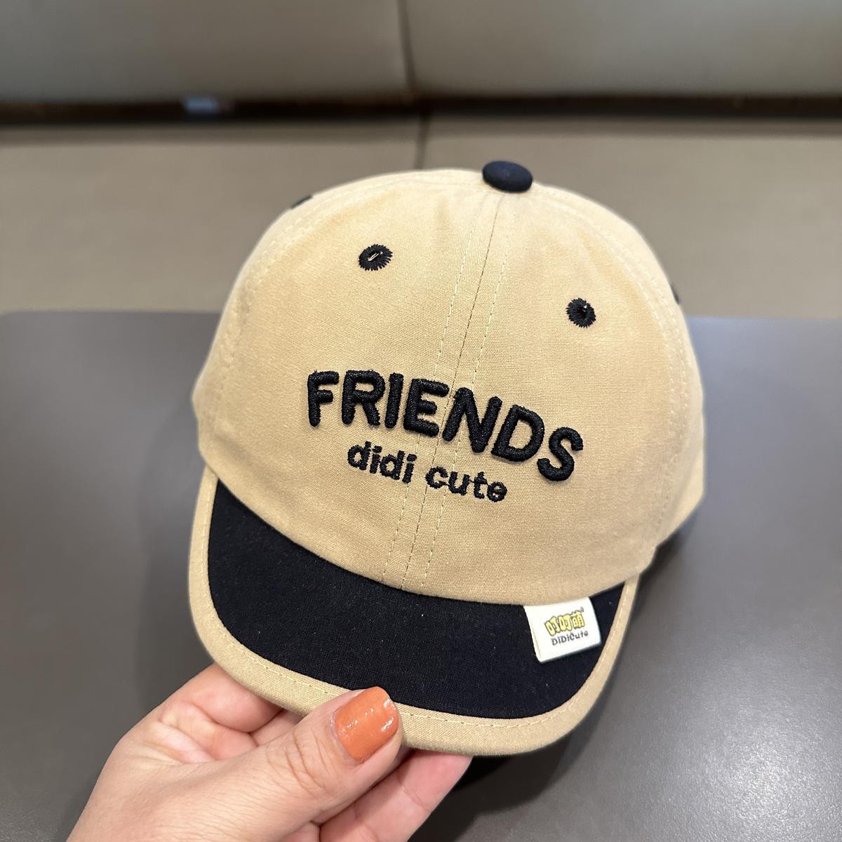 Sombrero de bebé primavera y otoño letras delgadas bordadas gorras de béisbol para niños y niñas sombrilla para bebés y niños gorras de protección solar de verano