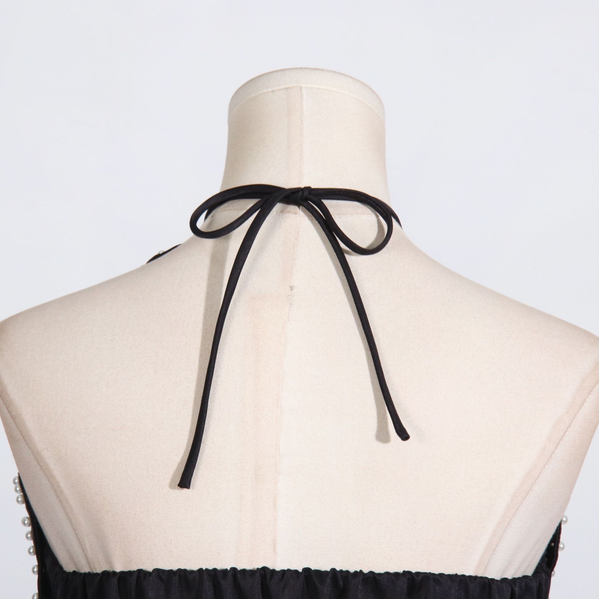 Women's Clothing 2024 Spring and Summer New Sexy Pearl Inlaid Three Dimensional Flower Splicing Design Halter Neck Tube Top Lace up Top for Women_voghion.com