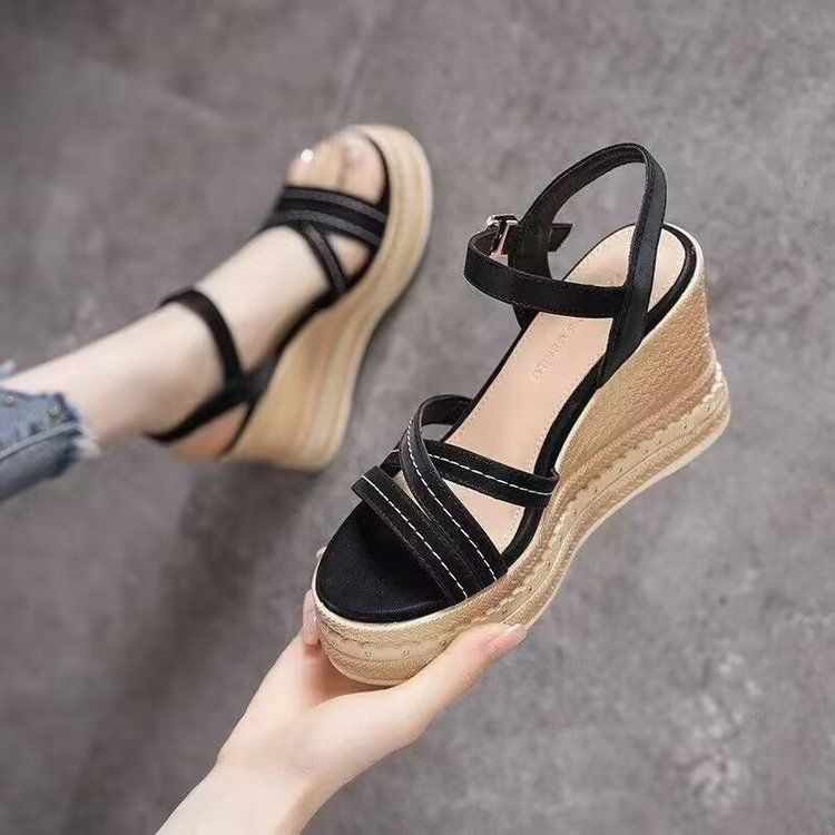Sandalias de tacón grueso para mujeres de verano impermeable simple 2026 nueva moda muffin impermeable tacones altos