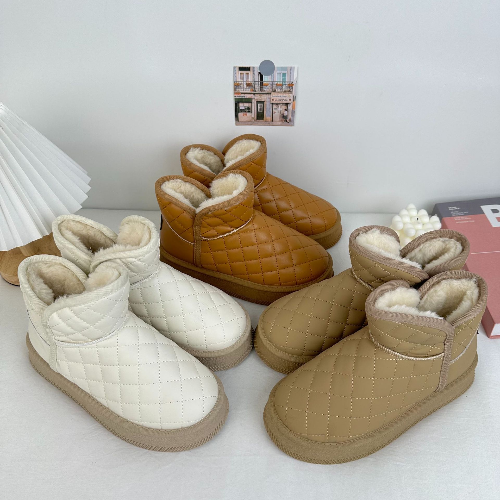 Zapatos de nieve de lana gruesa de onda lejana para mujer 2025 estudiantes de invierno nuevas botas cortas cálidas de todo fósforo más zapatos de mujer coreanos de terciopelo