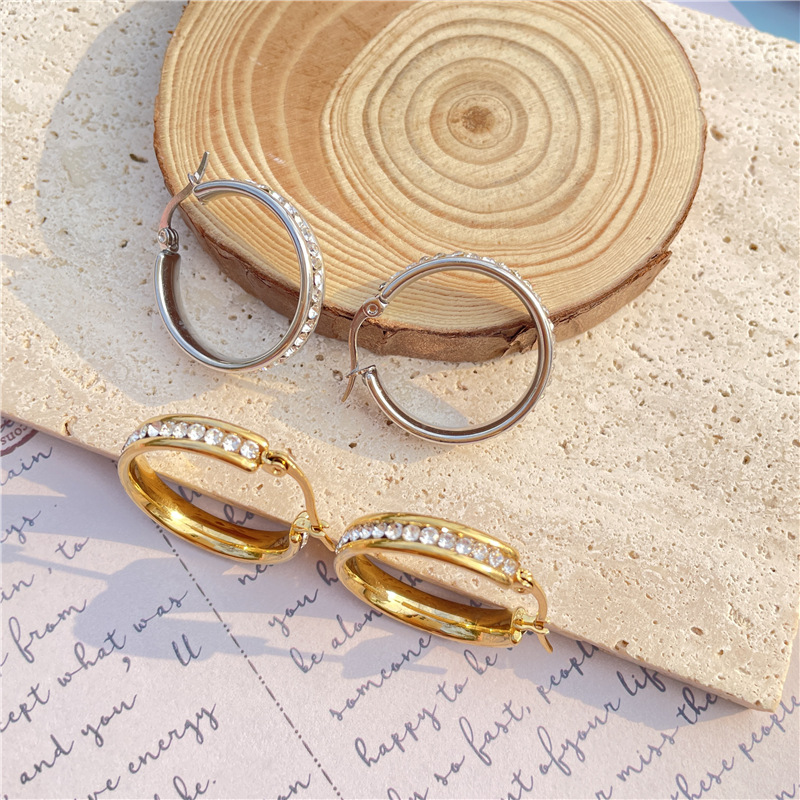 Fashion Round Stainless Steel Plating Rhinestones Earrings 1 Pair