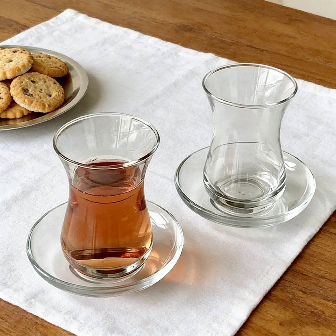 Taza de té negro doméstica, taza de café de vidrio sin plomo, taza de bebida caliente doméstica, taza de té de la tarde, plato de vidrio simple