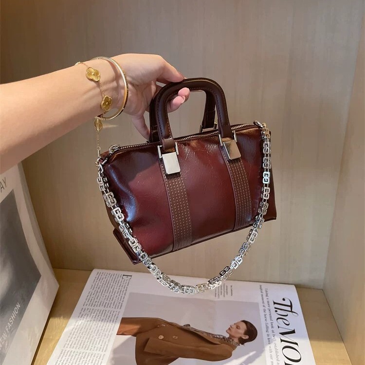 This year's popular women's handbags 2026 new model exquisite chain fashion shoulder bag casual versatile crossbody bag for women