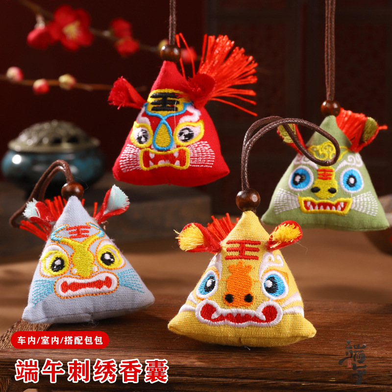 Bolsita del Festival del Bote del Dragón Bolso repelente de mosquitos de estilo chino Bolso Bolsa de la suerte Bordado tridimensional Bolsita de ajenjo de tigre Coche