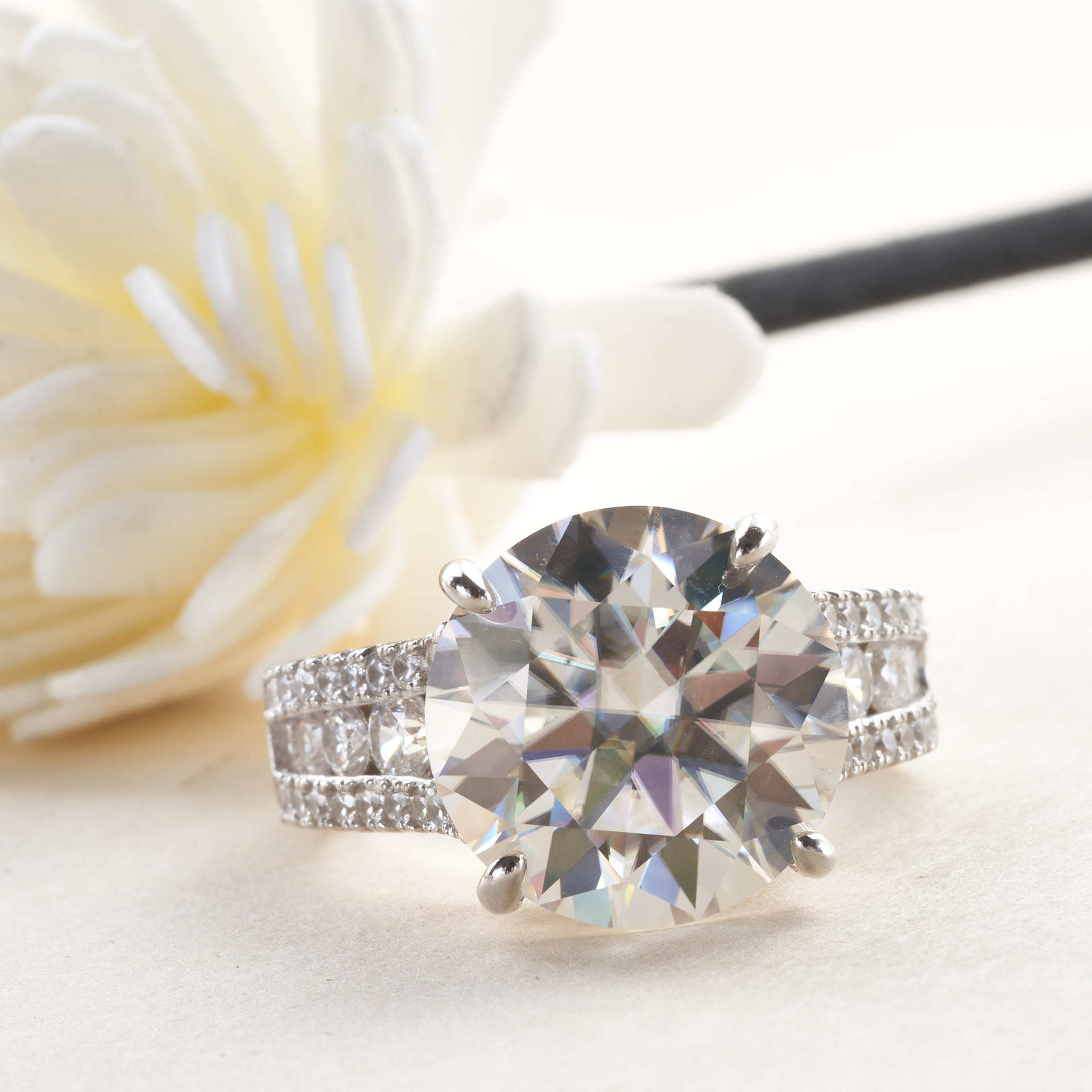 Anillo de diamante de mosan de 10 quilates transfronterizo de color D para mujeres s925 plata esterlina platino 950 anillo de diamante de lujo