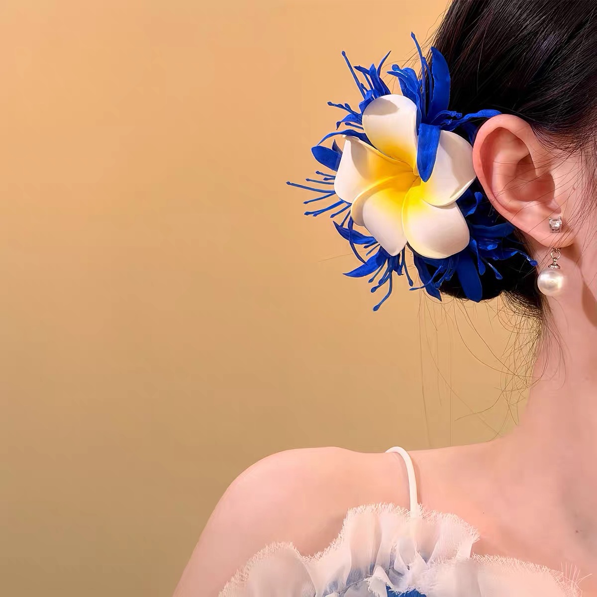 23# klein blue plumeria cluster side clip