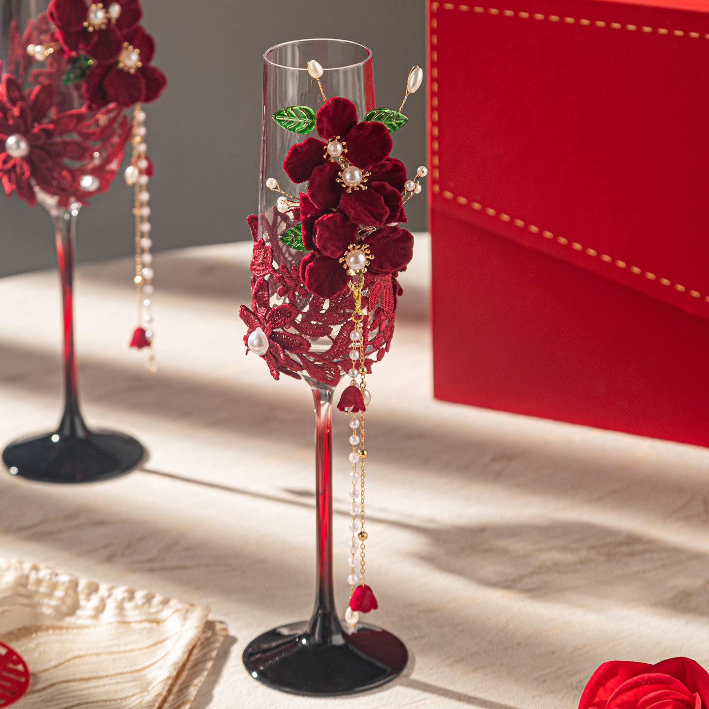 Brindis de boda regalo de novia taza de pie alto ins alto valor con diamantes taza de champán taza de vino caja de regalo