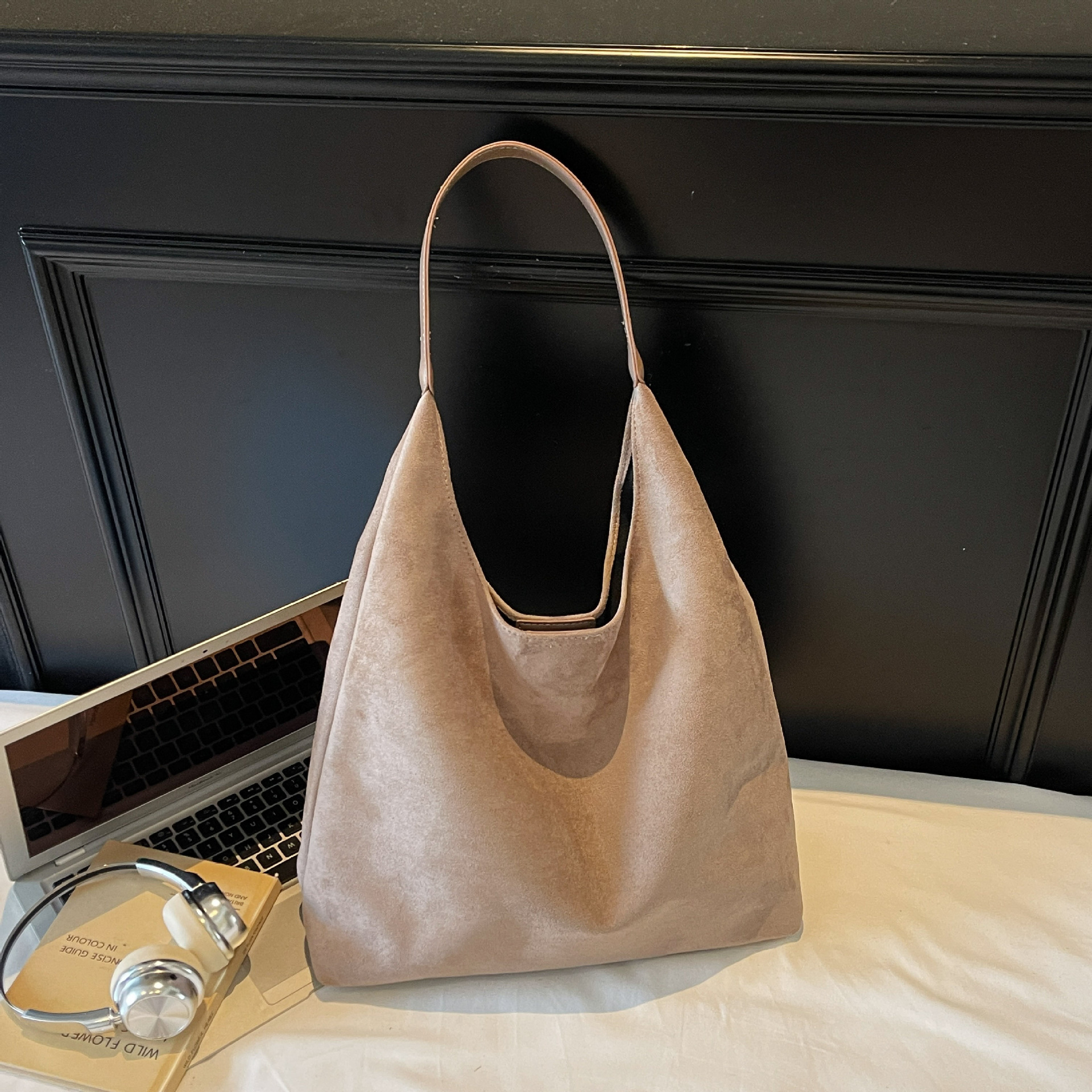 Bolso grande esmerilado retro para mujer 2025 nuevo otoño e invierno bolso de hombro de gran capacidad