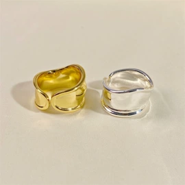 项链;耳环;耳钉