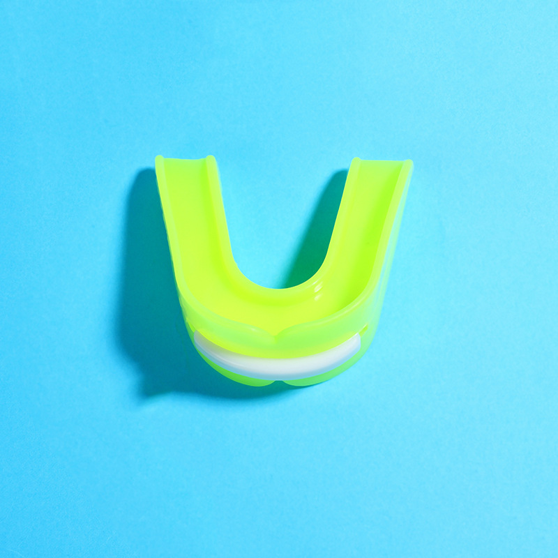 Protector de dientes masticable anti-molar de boxeo Protector de dientes de doble cara tirantes bola azul deportes protector de dientes suelto boxeo