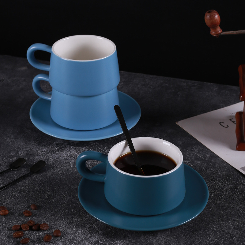 Taza de café de cerámica azul de alto valor con cuchara simple mate taza de agua creativa taza de té de la tarde casera