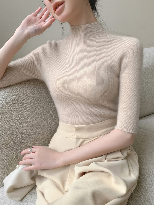 春と秋の新型の一線の成衣の半袖のセーターの女性の半高襟の修身はやせている純色の中で気質のメリヤスの底のシャツを現します。|undefined