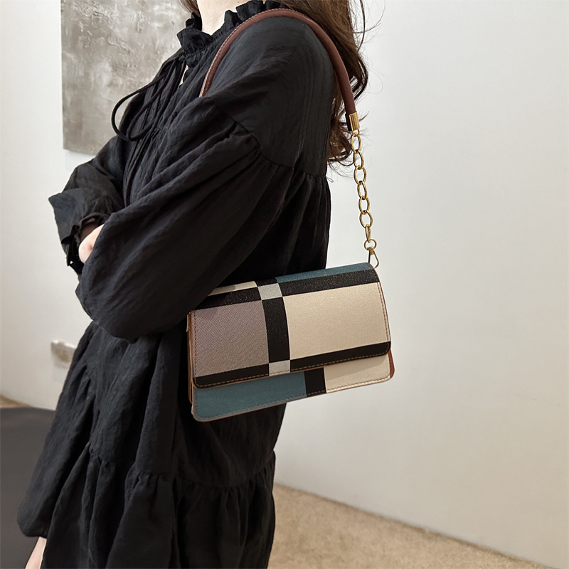 Moda popular color de contraste axila pequeño bolso cuadrado 2024 verano nuevo estilo coreano bolso de hombro bolso femenino estilo transfronterizo