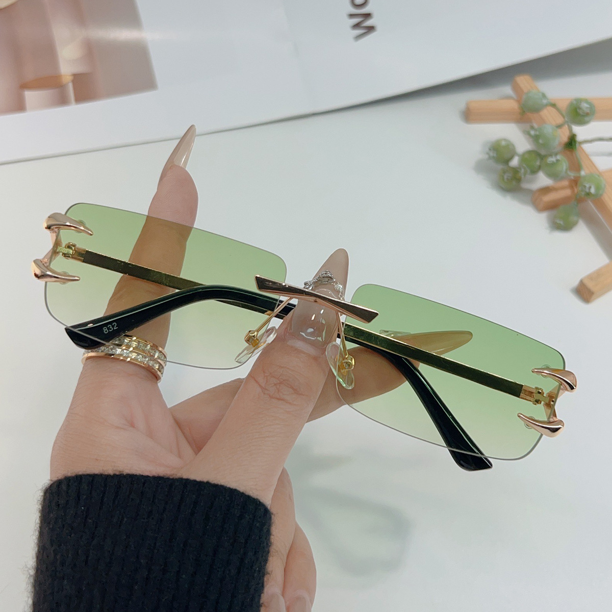 Golden Frame Green