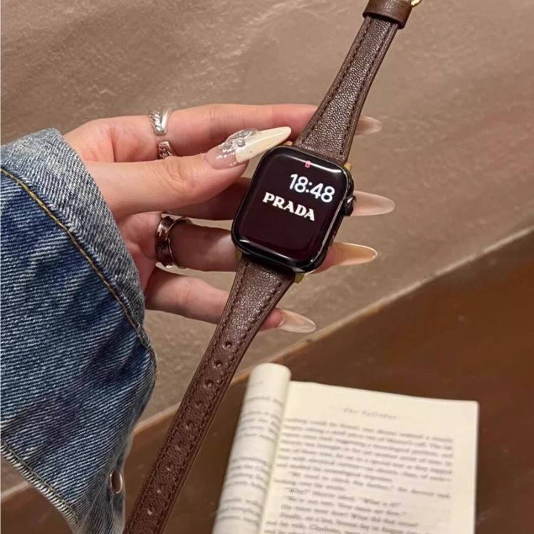 Suitable for Apple Watch S11 Leather Strap with Horseshoe Buckle, Apple Watch S10, Elegant and High-End Feel, iWatch S9