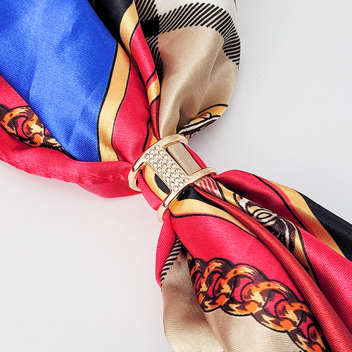 Cross-hollow sweet pearl coat buttons, crystal shawl buttons, best-selling Korean silk scarf buttons, creative and fashionable