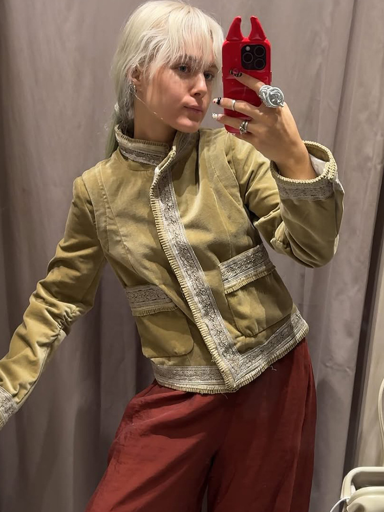 Chaqueta Corta de Terciopelo y Encaje de Poliéster, Detalle de Encaje, Cuello Alto image 5
