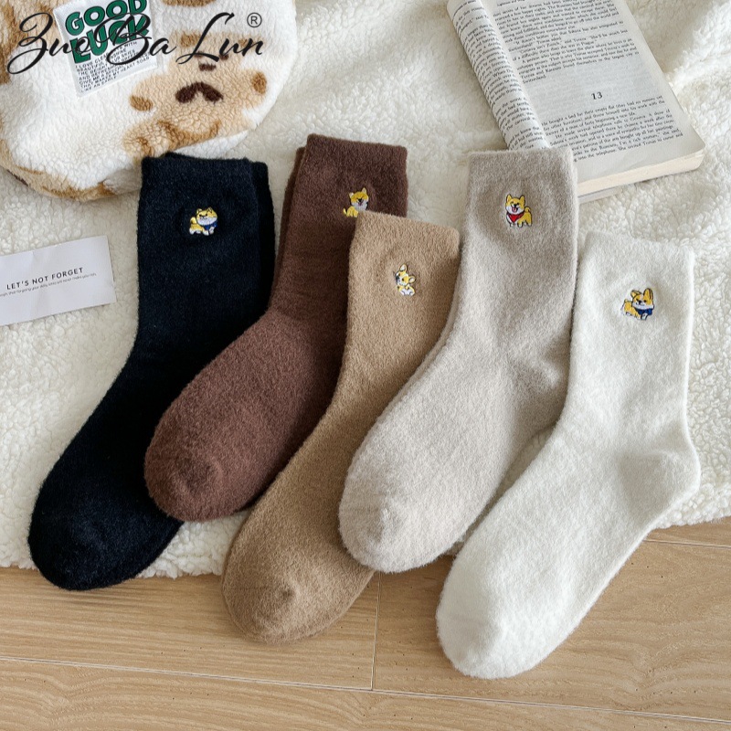 抗寒澳絨加厚保暖中筒襪子女冬季加絨女士刺繡睡眠襪地板襪月子襪