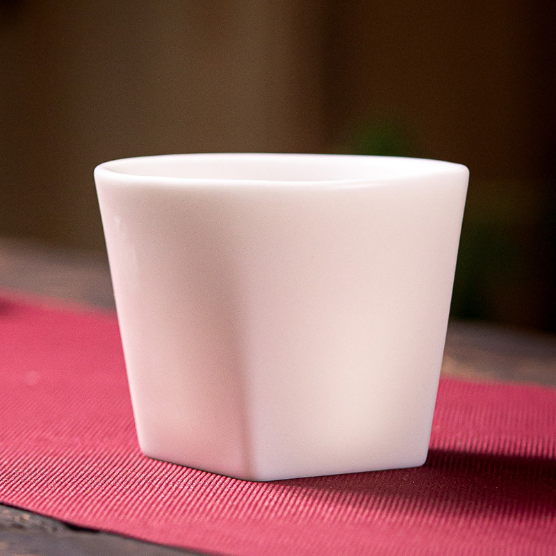 Ganador de gran cabra de jade de porcelana kung fu taza de té de cerámica maestro de esmalte de color taza de oro taza de té de inscripción de Dehua