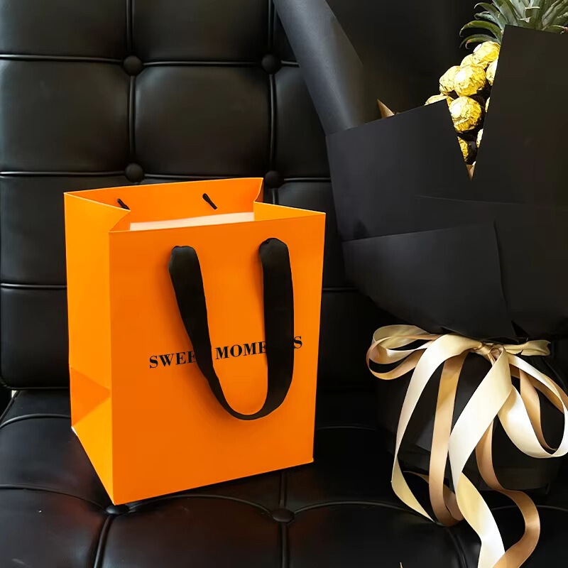 Customized Paper Bags, Gift Paper Bags, Hot-Selling Exquisite Embossing, Luxurious Style with Handles for Shopping Customized Paper Bags, Gift Paper Bags, Hot-Selling Exquisite Embossing, Luxurious Style with Handles for Shopping