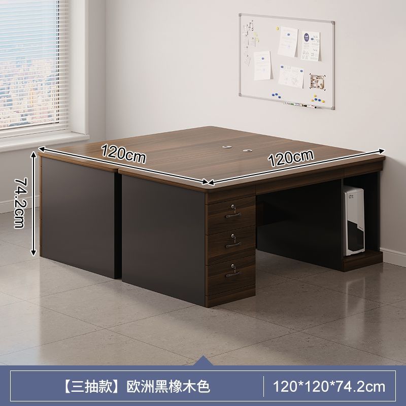 二人の席は机に座っています。|undefined
