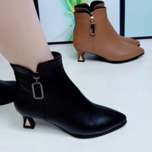 2025秋冬新款真皮短靴女细跟尖头时尚马丁鞋舒适低跟加绒大码女鞋