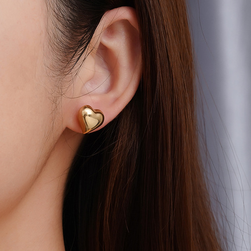 Hot selling European and American retro geometric women's earrings fashionable personalized love heart-shaped earrings simple sweet fashionable earrings wholesale