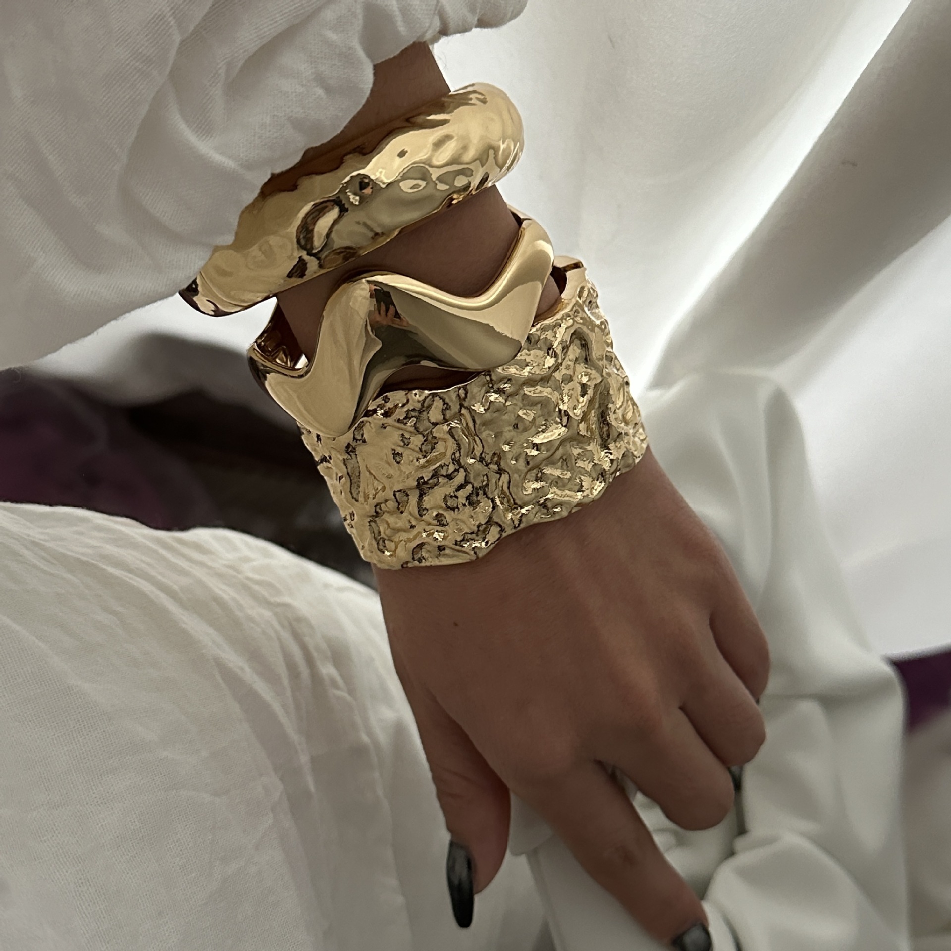 Exaggerated Solid Color Alloy Bangles Wholesale display picture 10