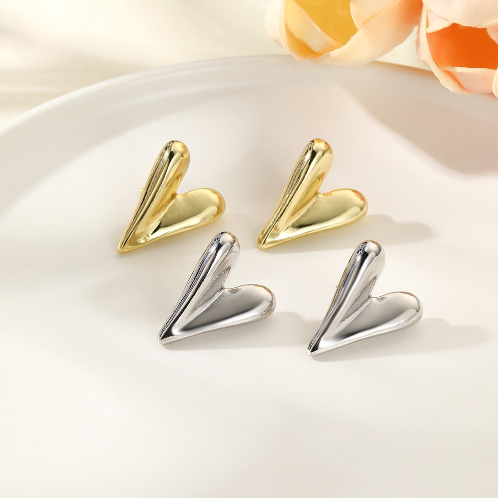 11g Weight Copper Ear Needle Material Gold Plated Plating Material Ear Studs Classification 1 Pair Simple Style Heart Shape Plating Copper Gold Plated Ear Studs