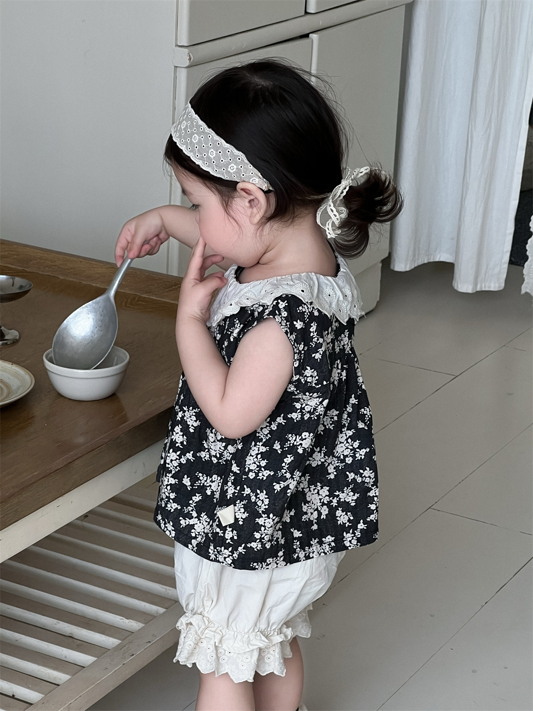 Ropa de verano fina para niñas 2026, nueva camisa floral de estilo coreano con encaje y pantalones cortos para niñas image 7