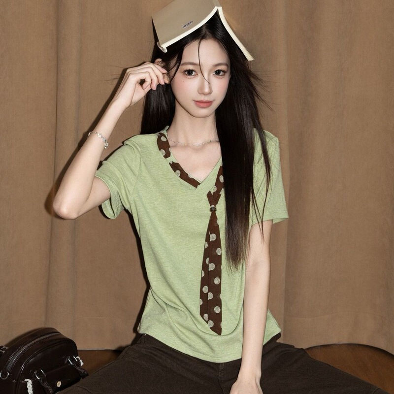 In-Stock Green V-Neck Short-Sleeve T-Shirt for Women, Summer 2026, with Silk Scarf Tie, Waist-Cinching, Slimming, Regular Shoulder, Fitted Top In-Stock Green V-Neck Short-Sleeve T-Shirt for Women, Summer 2026, with Silk Scarf Tie, Waist-Cinching, Slimming, Regular Shoulder, Fitted Top