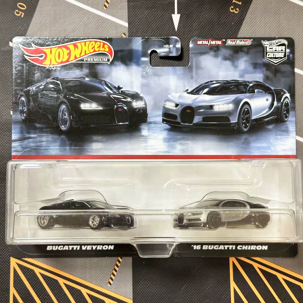 Hot Wheels Двойная крышка автомобиля 2025 Love Collection Mitsubishi Bay Oil GULF Nissan R34 Bugatti HBL96