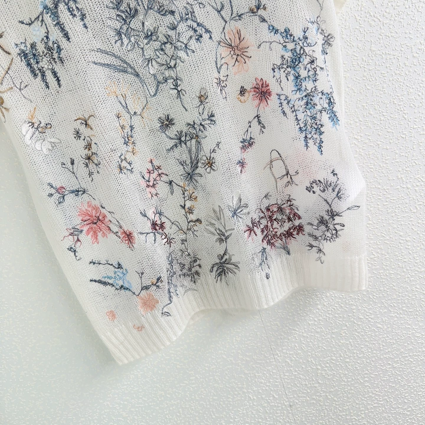 Spring knitted sleeves, sweater, with embroidery, round collar