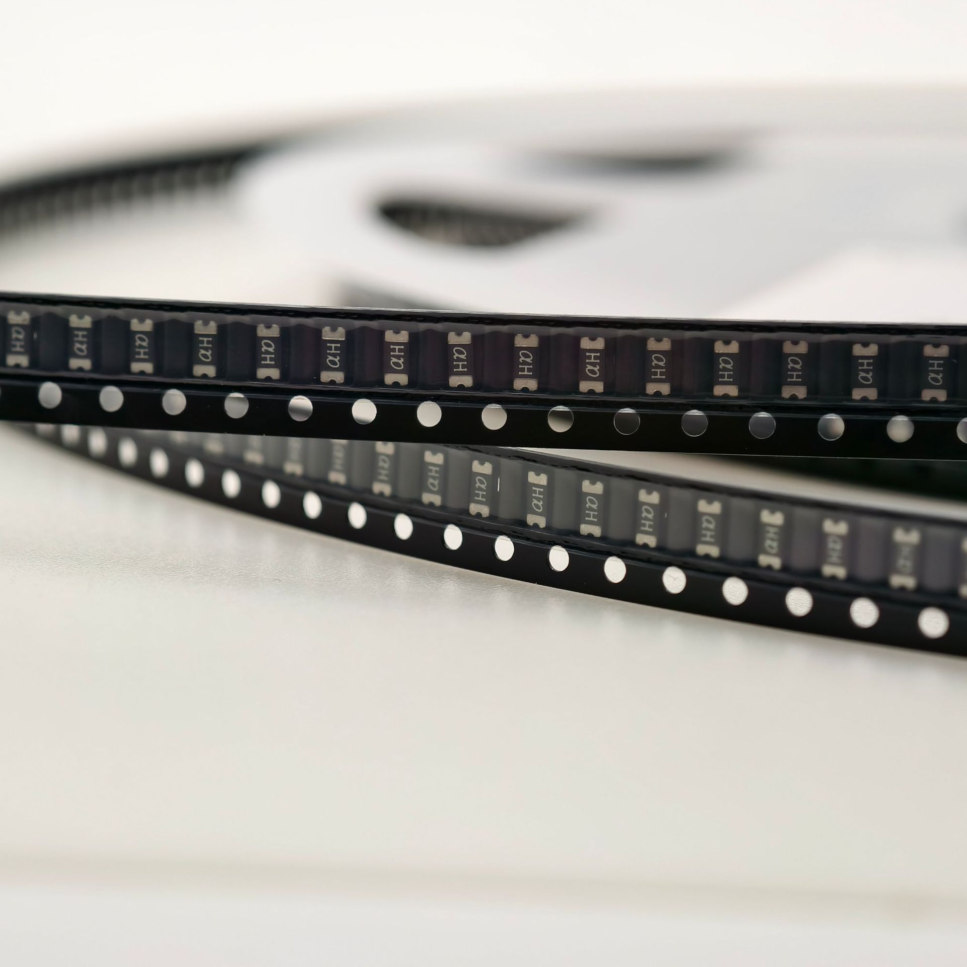 台湾陆海代理商NSMD100-13.2V 1206 1A 13.2V 现货 一盘3.5K